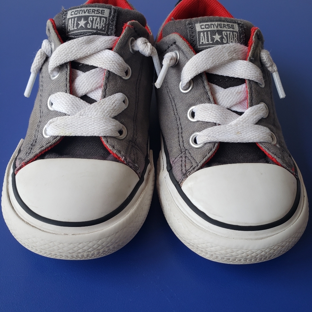 Boys All- Star converse low tops
